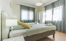 Beach Avenue Apartment